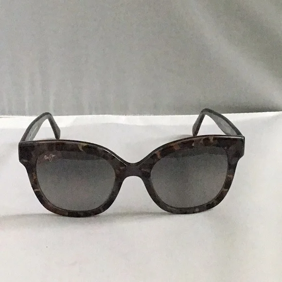 MAUI JIM SUNGLASSES LADIES. - Picture 7 of 8